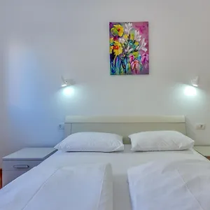 Host Apartment Barbat na Rabu